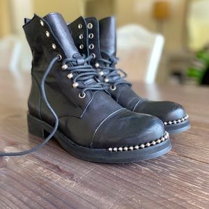Gorgeous Italian Leather Boots Size 7